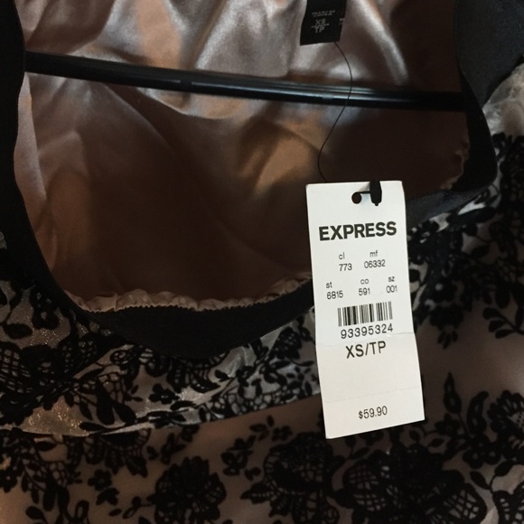 Express sheer floral design skirt - Picture 3 of 3